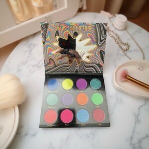 Let's Take a Trip Vibrant Eyeshadow Palette with 12 shades